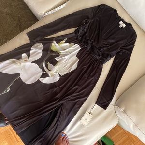 Long lilly-print dress .